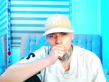 Chaturbate Live Sex Cam of _justinmoon2