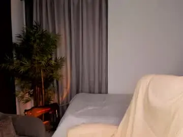 Chaturbate Live Sex Cam of helen_miller