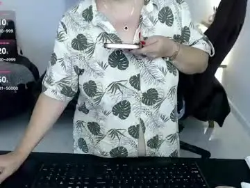 Chaturbate Best live sex cam show of diva_milf