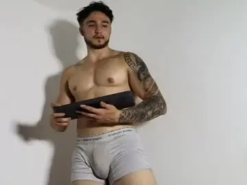 Chaturbate Adult Video Chat of latinboyvip_