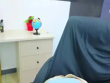 Chaturbate Live Sex Cam of eliza_gh