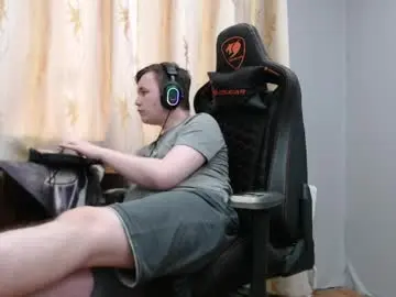 Chaturbate Live Sex Cam of iliaskrisloveee