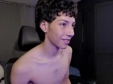 Chaturbate Live Sex Cam of philipe_moonlight_
