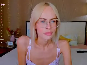 Chaturbate Best live sex cam show of bellatip