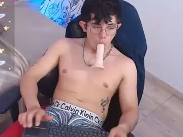 Chaturbate Free Porn Cam of axelnoir_tay
