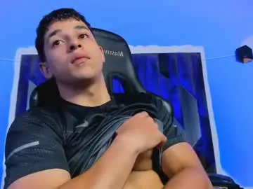 Chaturbate Live Sex Cam of adamkeith_1