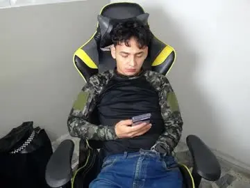 Chaturbate Live Porn of mathiass_twinkk_