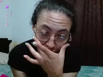 Chaturbate Live Sex Cam of amitlu_