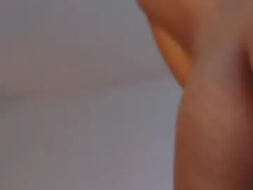 Chaturbate Sex Chat of ahvi_ebony