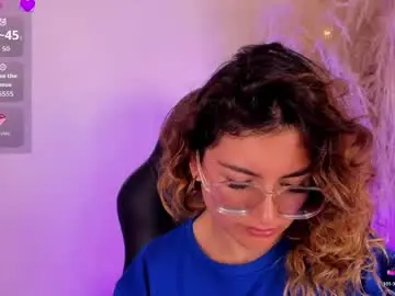 Chaturbate Live Sex Cam of emilyjonesss_