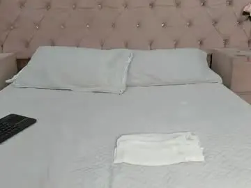 Chaturbate Live Sex Cam of zarinawynne