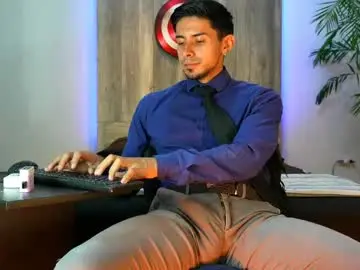 Chaturbate Free Porn Cam of andrew_elliot