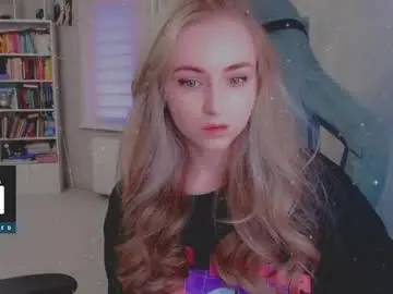 Chaturbate Live Sex Cam of kira_love_sleep