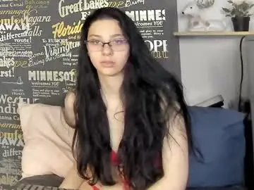 Chaturbate Live Sex Cam of ravennbliss