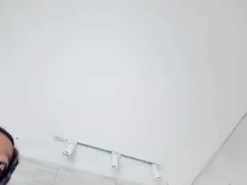 Chaturbate Live Porn of lilian_starfire