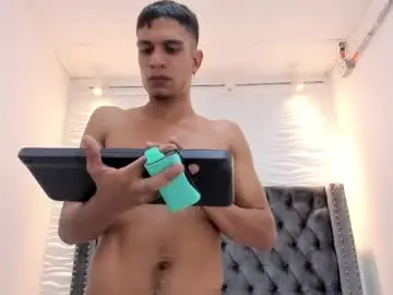 Chaturbate Best live sex cam show of tommy_jones2