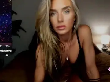 Chaturbate Live Sex Cam of theselina_kyle