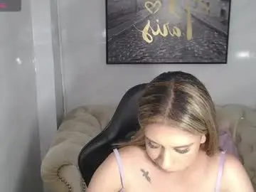 Chaturbate Live Sex Cam of evy_lux_v