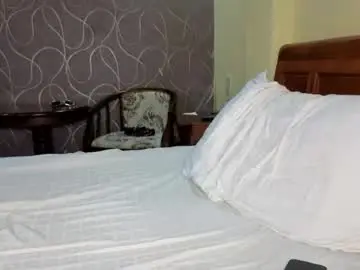Chaturbate Live Sex Cam of doedeeer