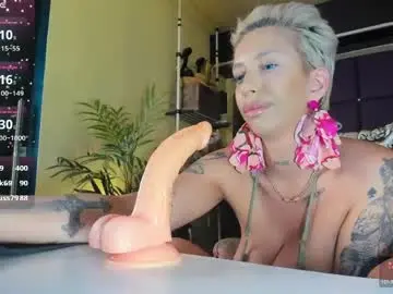 Chaturbate Live Sex of sofiequeen_