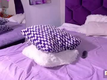 Chaturbate Live Sex Cam of andyjustgame_