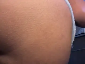 Chaturbate Nude Webcam of samyra_dress