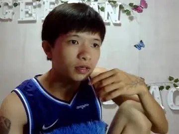 Chaturbate Live Sex Cam of asian_macky