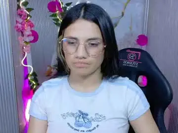 Chaturbate Live Sex Cam of chiara_tay