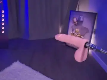 Chaturbate Best live sex cam show of mentallymonika