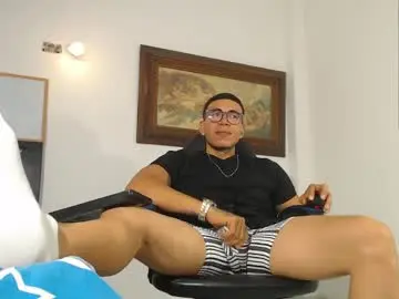 Chaturbate Nude Webcam of alejandrocock23