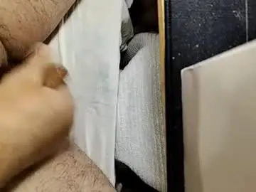 Chaturbate Live Sex of small_1986