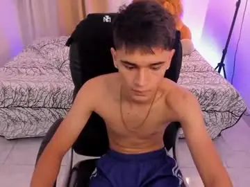 Chaturbate Watch Live Sex Cams of aron_boyy