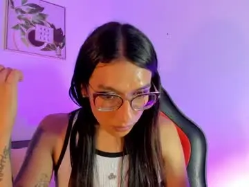 Chaturbate Live Sex Cam of maddie_ray_