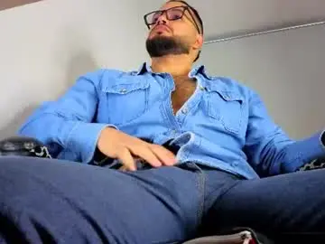 Chaturbate Live Sex Cam of ernesto_rodriguez_82