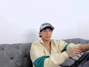 Chaturbate Live Porn of kroywave