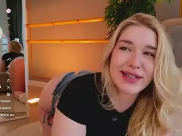 Chaturbate Adult Webcam of smiley_mia_