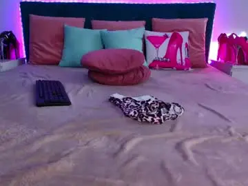 Chaturbate Live Sex Cam of moniquebliss