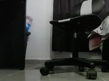 Chaturbate Live Sex Cam of keylie_saenz28