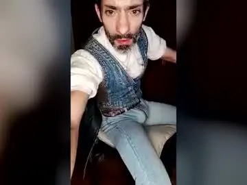 Chaturbate Free Porn Cam of martin_cba