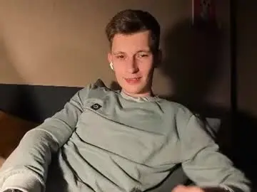 Chaturbate Free Porn Cam of kevin_hornyyy