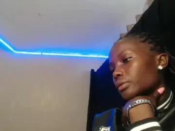 Chaturbate Nude Webcam of essy_hero