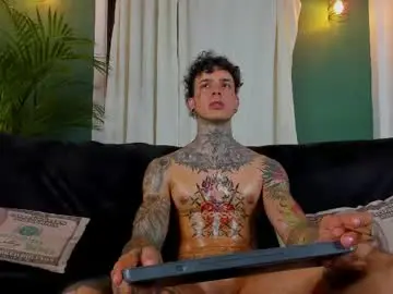 Chaturbate Nude Webcam of aron_ford