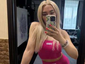 Imlive Nude Webcam of Karmelita