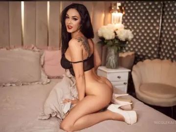 Imlive Adult Video Chat of NicoleKateeePlay