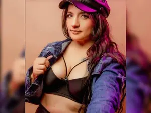 Myfreecams Best live sex cam show of Emelyross_