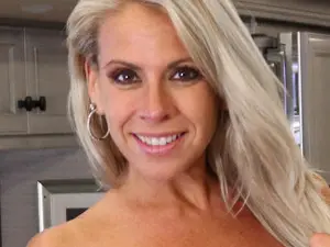Myfreecams Free Live Porn of WildWifeBarbi
