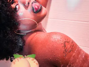 Myfreecams Live Sex Cam of Bigbootibambi