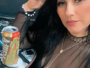 Myfreecams Live Sex Cam of alessiani69