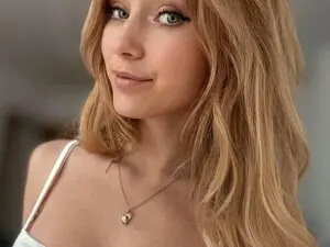 Myfreecams Best live sex cam show of LuciaAmazing