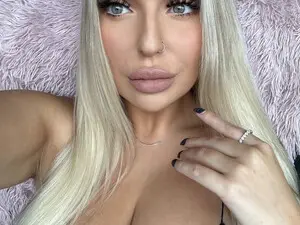 Myfreecams Best Webcam of KissMyTitsPls